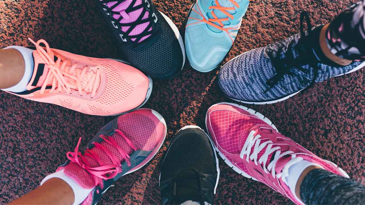 Cómo elegir la ropa y el calzado adecuados para una carrera. Nike